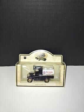 Lledo Diecast Chevron Die Cast Truck Red Crown Gasoline 1920 Model T Ford